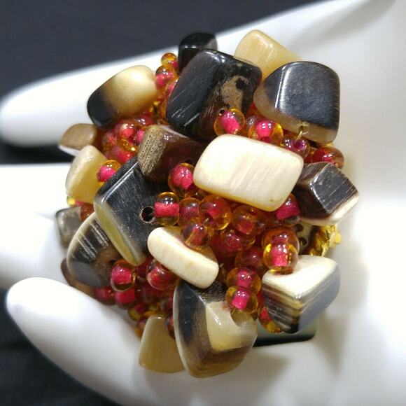 Vintage Vans Authentics Red Beaded Shell Brooch, 1950 Mid-Century Modern Vintage - Picture 4 of 9